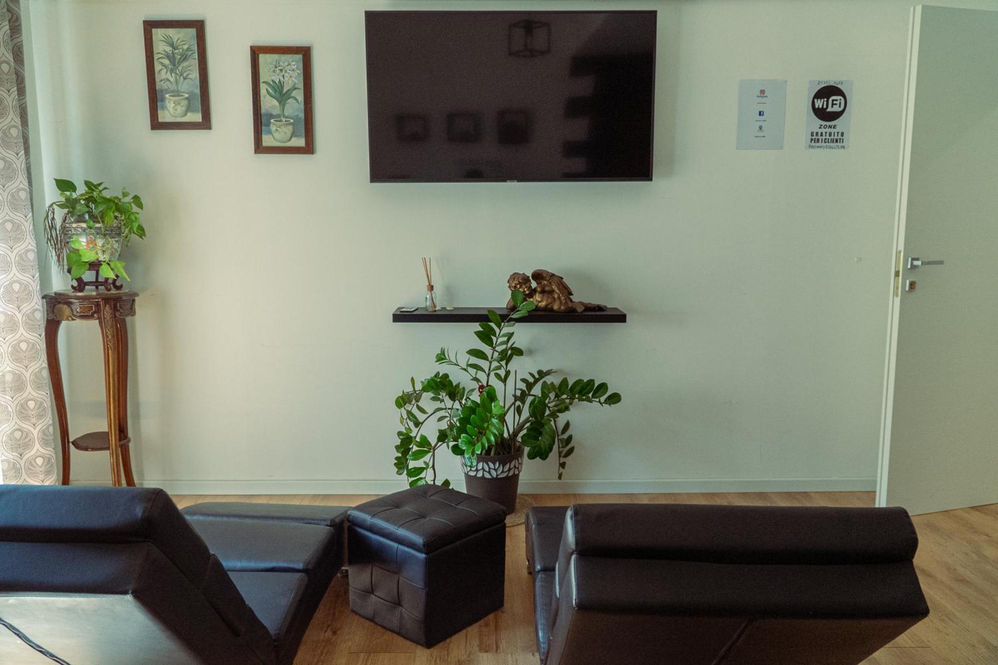 Palmina'S Apartments 브린디시 외부 사진